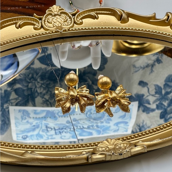🆕 OSCAR DE LA RENTA 🧿 NWOT Gilded Gold Bow Clip-On Earrings - Picture 3 of 14